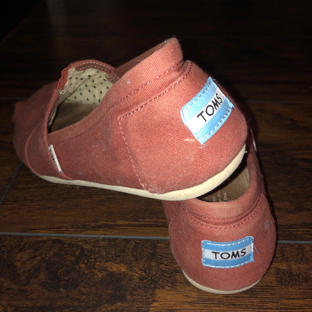 Women’s TOMS